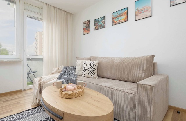 Międzynarodowa 58/60 | Warszawa | Cosy Apartment for 6 people | 2 bedrooms | Sma
