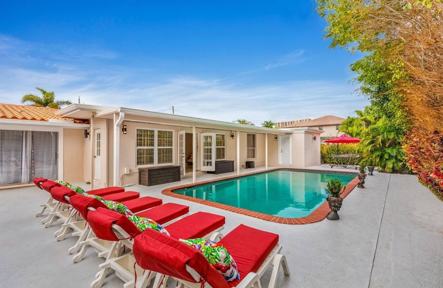 "MIA Lauderdale-by-the-sea!" 5BD 2500 Sqft