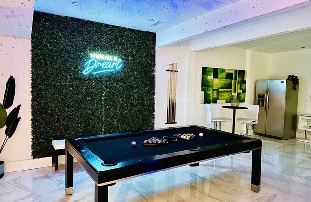 Miami Escape w/Pool & Hot Tub