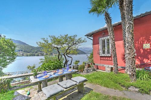 Mica Aurea Morcote - Happy Rentals