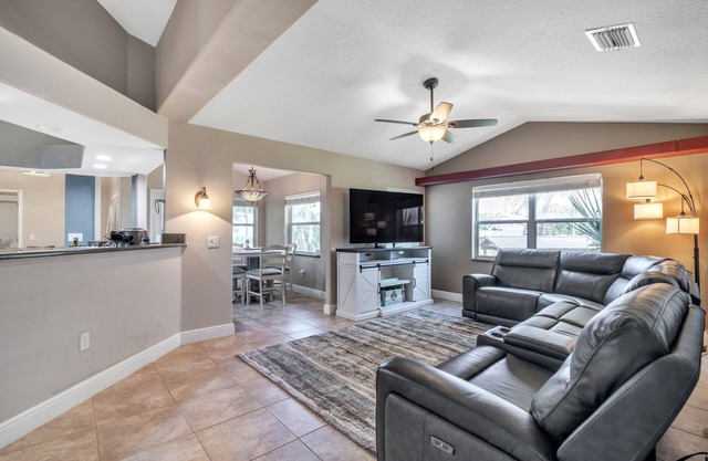 Micanopy Lake Retreat by RedAwning