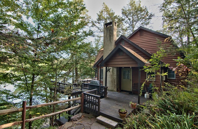 Michael's Big Woods Lakefront Chalet with WIFI, AC and water toys