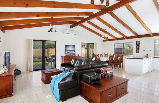 Michael Street 39, Golden Beach