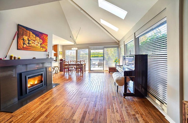 Mid Century Getaway Home - Kitsilano - Vancouver
