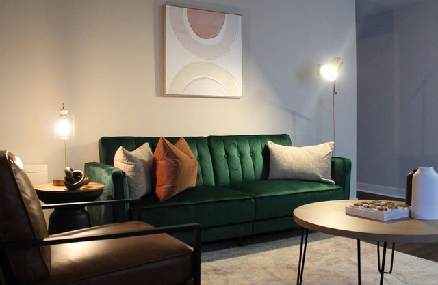 Mid-Century Modern GEM! Great for long term stays!