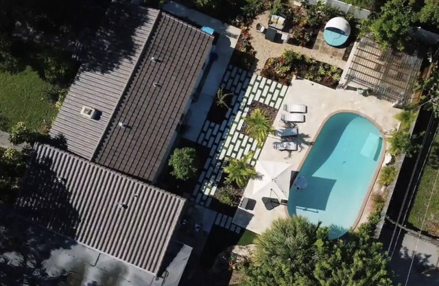Mid Century Spacious House 4BR/Heated pool