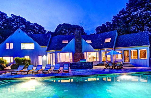 Mid Century Style on 5 Private Acres, Close to East, Bridge and Sag Harbor