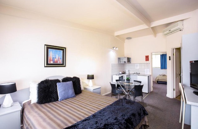 Mid City Motel