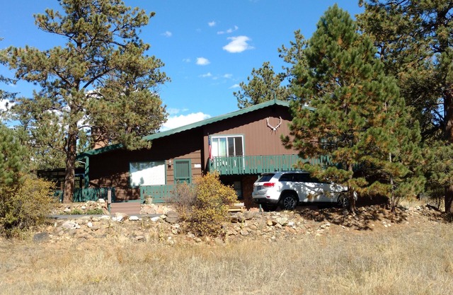 Mid-Term Rental ~30 DaysnPeaceful Private Home on 3/4 acre. Pines-Wildlife-Views