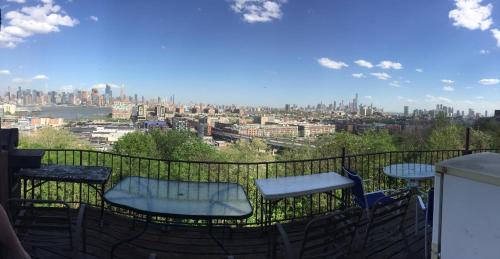 Mid-Town View 4 BR Near NYC