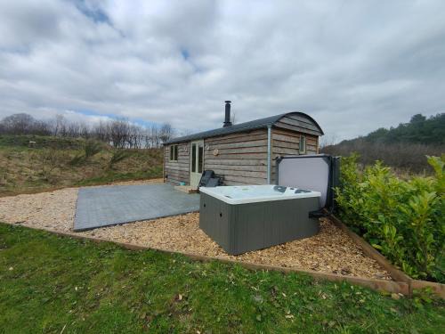 Middlehead Huts