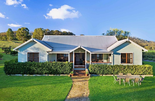 Midnight's Promise - Promise 2 - Vineyard accommodation with valley views
