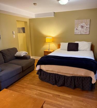 Midstream Manor Unit 1, Studio