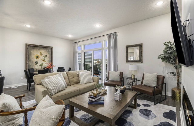 Midtown Luxury with Elevator & Views near UNMC