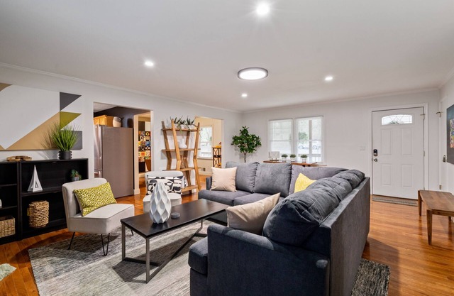 Midweek Specials! Pet-Friendly 3BR Near ATL Golf