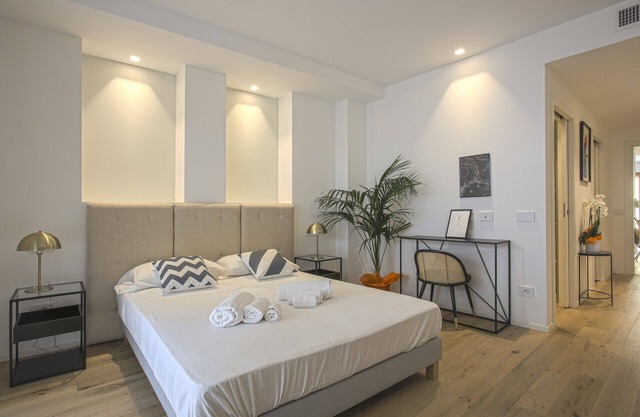 Milan Chic Luxury Apartments-hosted by Sweetstay