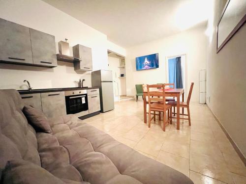 MILAN LIFE STYLE BEAUTIFUL APARTMENT