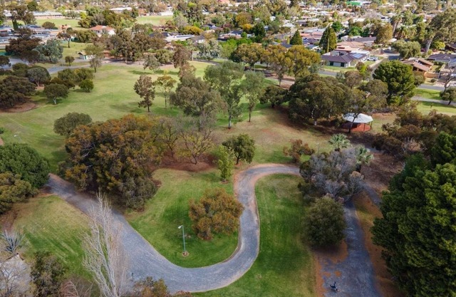 Mildura No 3 - 1 Bedroom apartment with floorboards