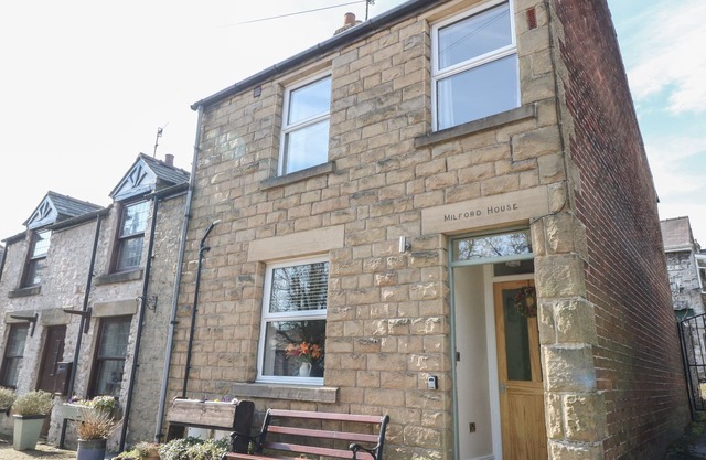 MILFORD HOUSE, family friendly in Tideswell