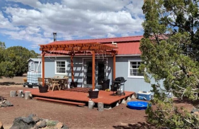 Milky Way Cabin: Off-Grid in the Craters
