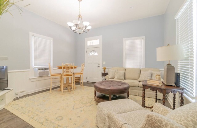 Mill District Bungalow close to Downtown and Fort Moore