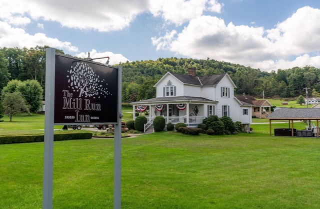 Mill Run Inn · Ohiopyle`s Favorite Vacation Home Pool/Hot Tub