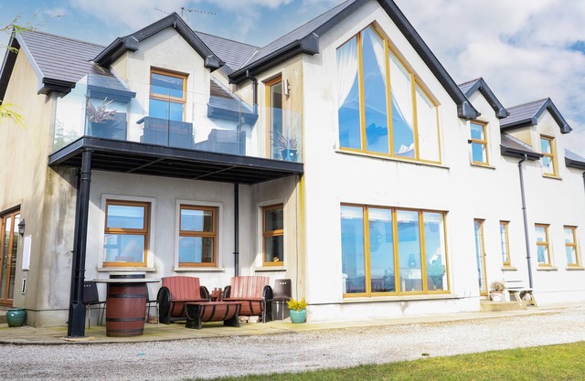 MILLERS LANE HOUSE, pet friendly in Muff, County Donegal