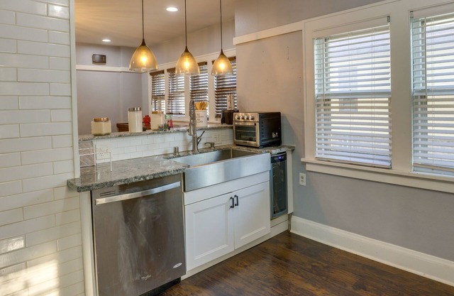 Milwaukee Vacation Rental - 2 Mi to Dineen Park!