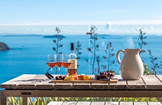 Min Y Mor | Stay Waiheke