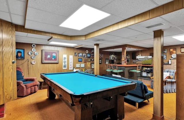 Miner's Home by Kannegaard with Pool Table and Barnn