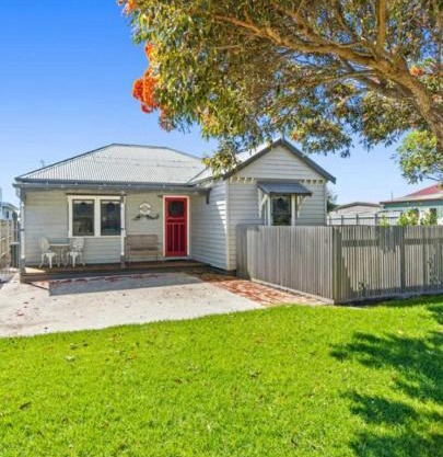 Mini Beach Cottage - Seaspray Escape