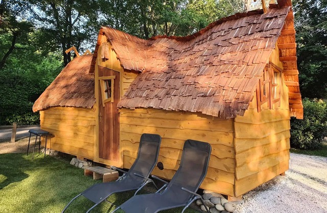 Mini Cabane Magique Insolite Premium 2 to 4 persons - 2 pers. included in the price
