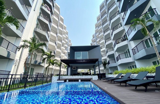 Mini Studio Lake view, Pools, High speed Wi-Fi near by the beach