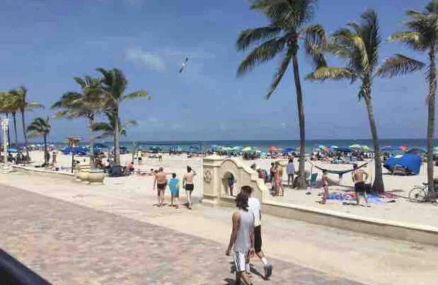 Minimalist Mod apt7 * 2 Mls to beach, FLL, Cruises