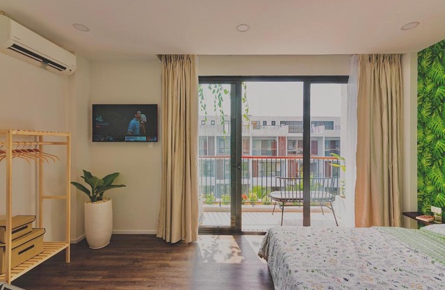 Minimalist & Modern Apartment IV