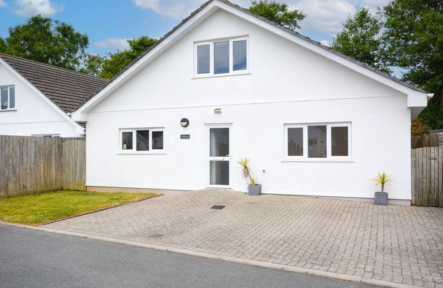 Minnows - Three Bedroom House, Sleeps 6