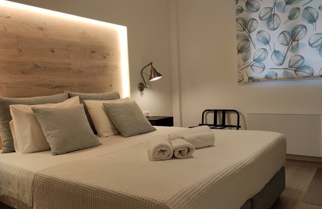 Minoan Gem: Cozy Apartment in Heraklion's Heart - Minutes to renowned sites.