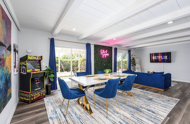 Mins to Disney! Luxury 4BD Insta Wall & Game Room