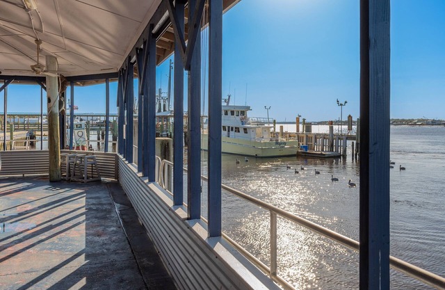 Minutes from Atlantic Beach/MAYO CLINIC/Hanna Park/Boat Ramp-Fully Remodeled!!!