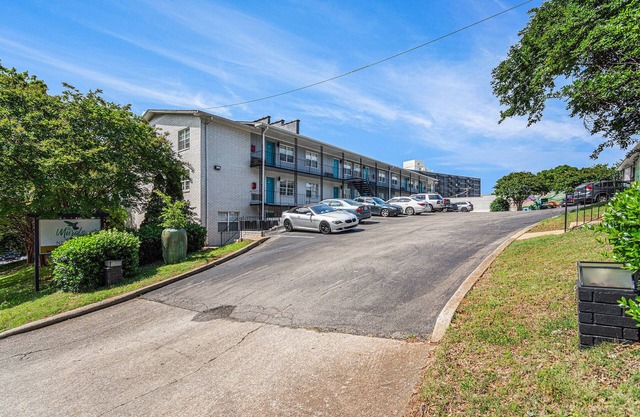 Minutes to Hospitals & UAB W/Free Parking & Fast WiFi!