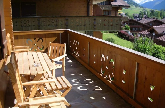 Minutes Walk from Gstaad Center - Great Apartment