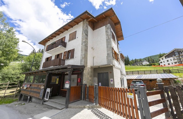 Miramonti 21 Ski In - Ski Out, Sauze d'Oulx, Italy