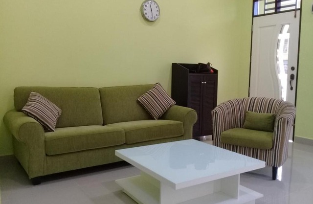 Mirza Homestay Marang