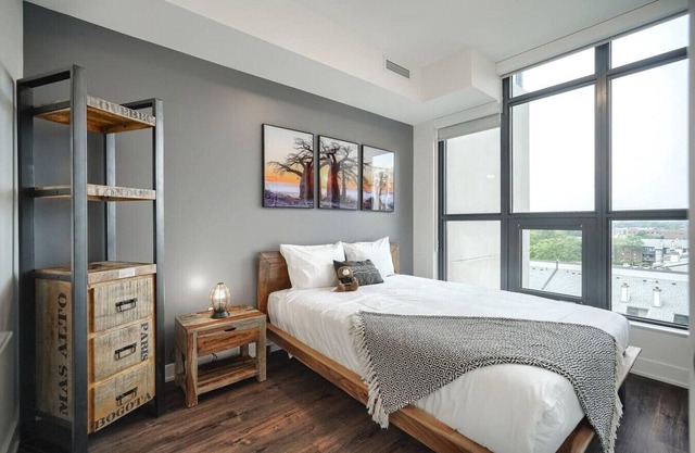 Mississauga - Brightstone 1B with Den