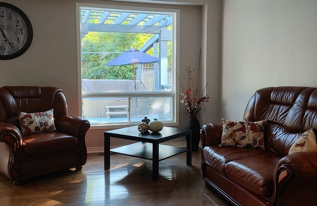 Mississauga Det 3 BR for Relocation/Longer Vacay
