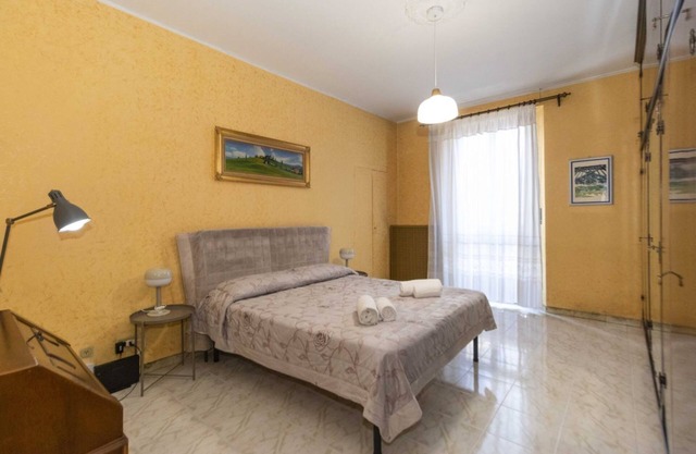 MM Massaua Apartment - w/two Balconies