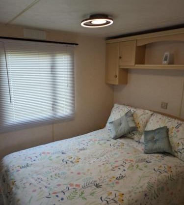 Mo s Den static caravan golden sands withernsea