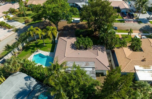 Moana Beach Cottage Heated Pool minutes from BEACH!