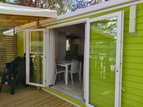mobil home premium 6 personnes très confortable climatisé