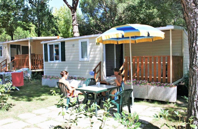 Mobile Home at Lake Trasimeno with Pool